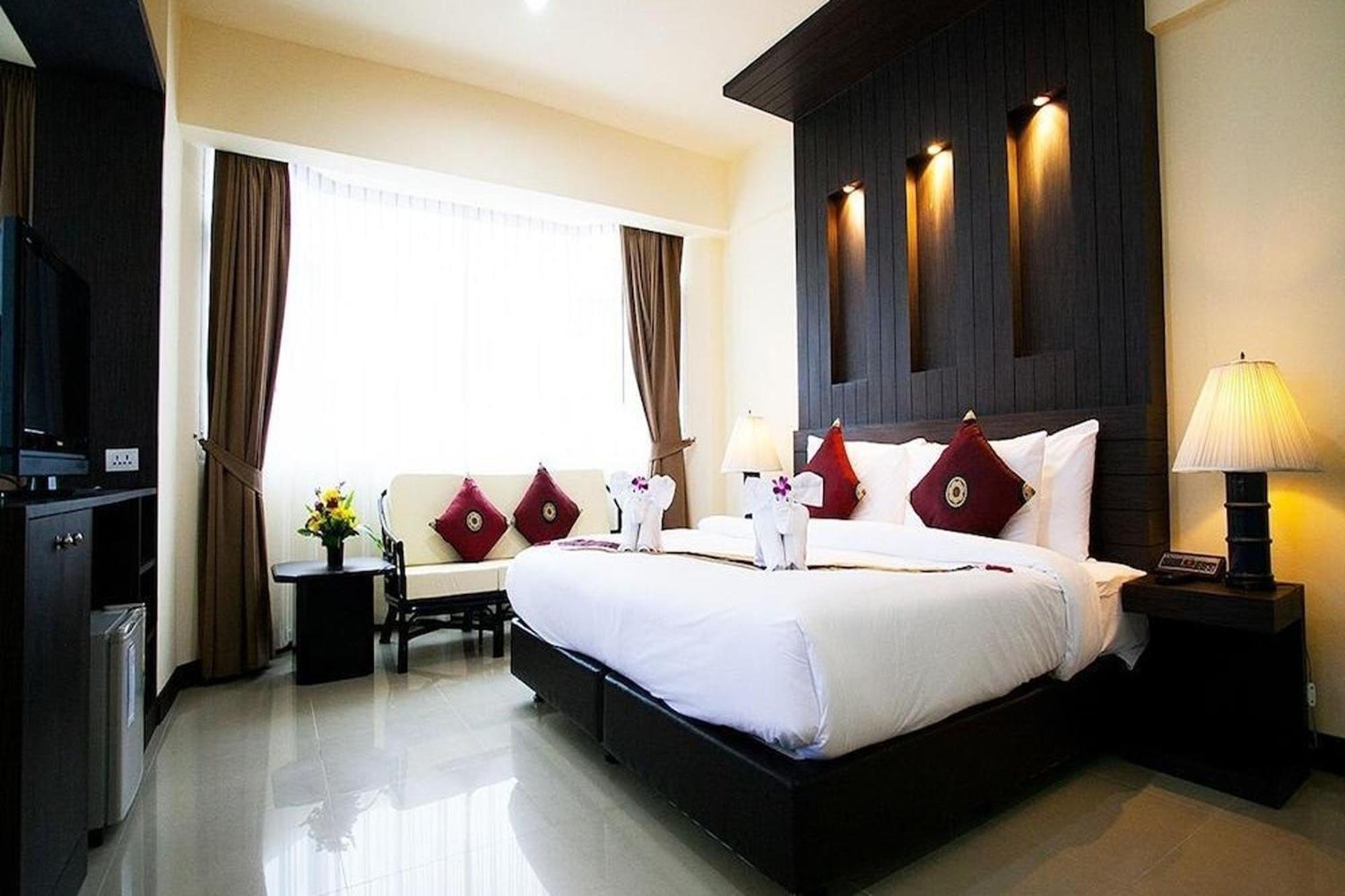 Suncity Hotel Pattaya Esterno foto